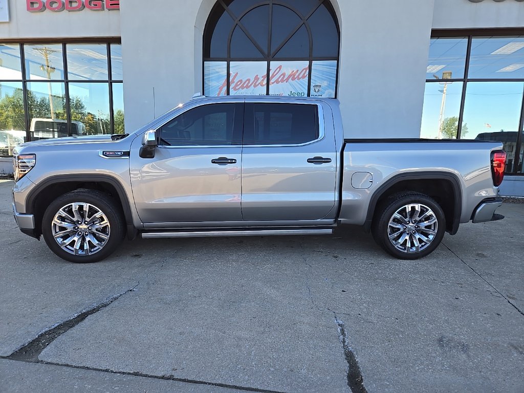 Used 2025 GMC Sierra 1500 Denali AWD/4WD image 4