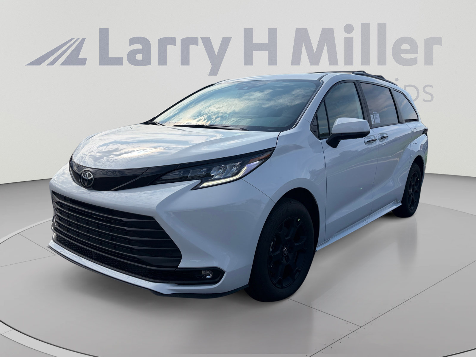 New 2026 Toyota Sienna XLE Woodland Edition
