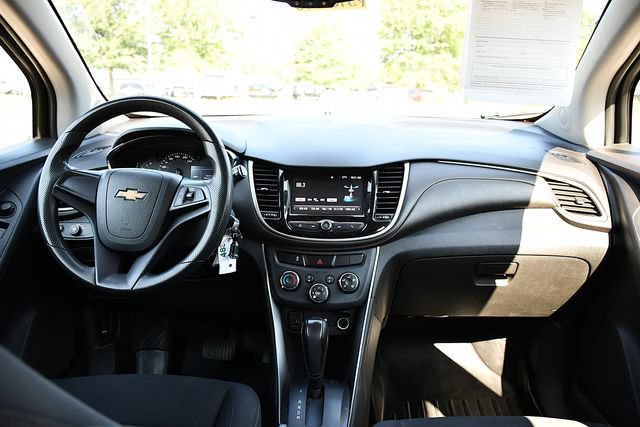 Used 2017 Chevrolet Trax LS FWD image 18