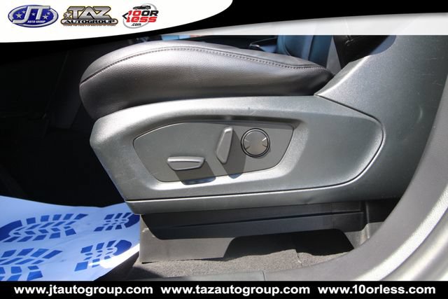 Used 2020 Ford Explorer XLT w/ Equipment Group 202A AWD/4WD image 12