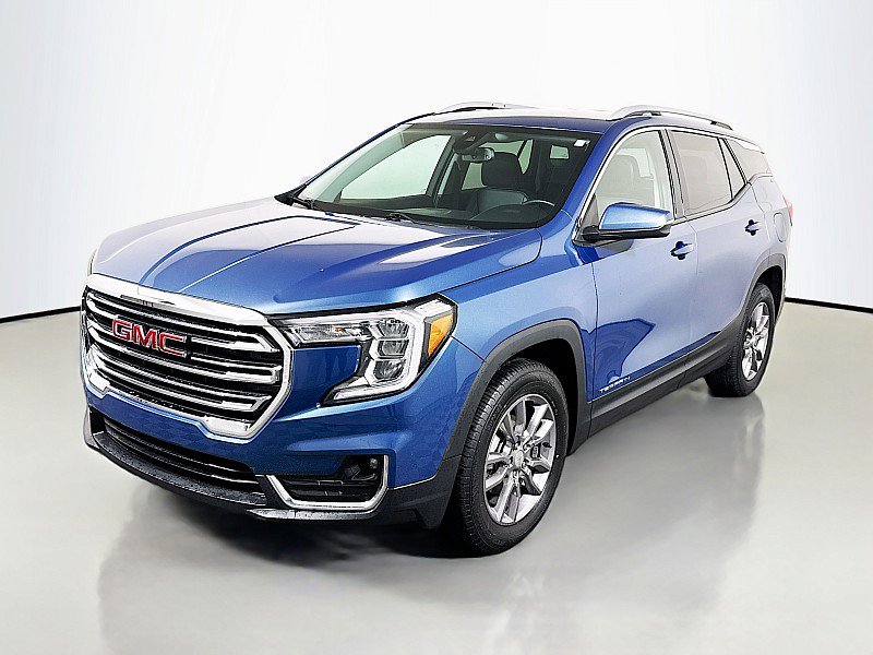 Used 2024 GMC Terrain SLT image 3