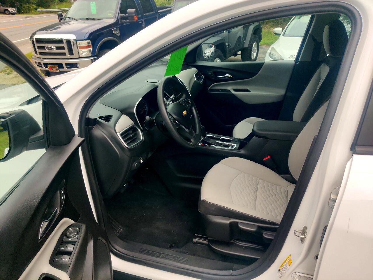 Used 2020 Chevrolet Equinox LS image 11