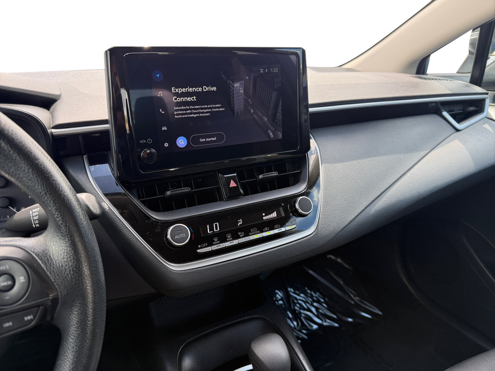 Used 2025 Toyota Corolla LE FWD image 12