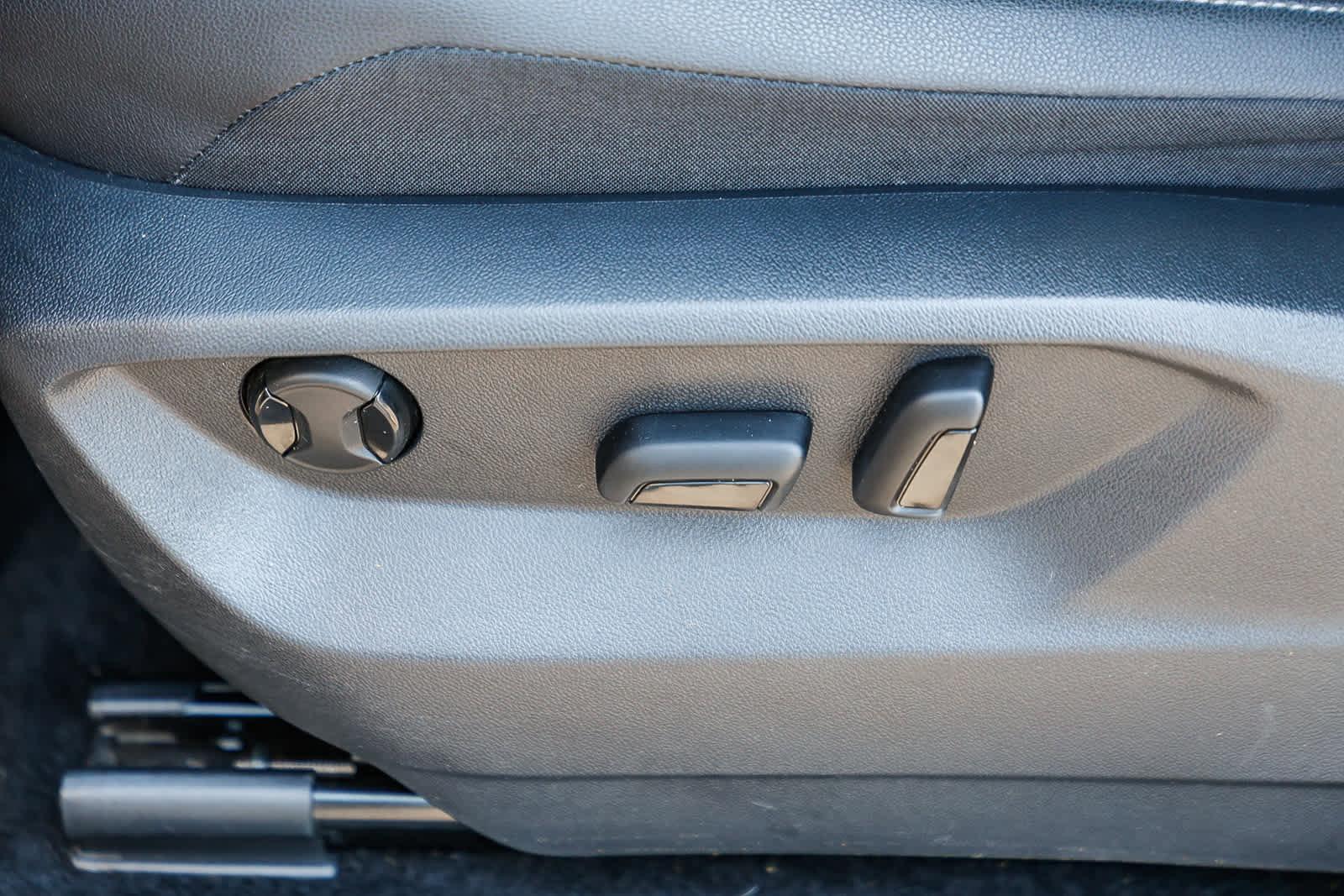 Used 2020 Volkswagen Tiguan SEL image 22