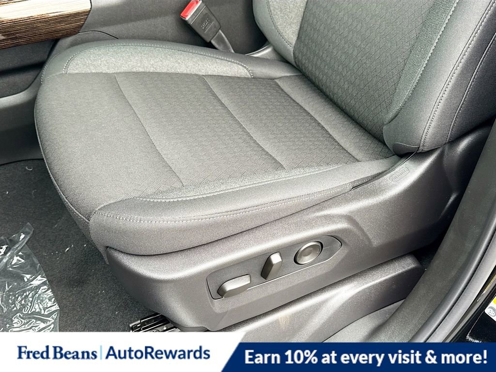 New 2026 GMC Sierra 1500 Elevation w/ LPO, Elevation Black Package image 19