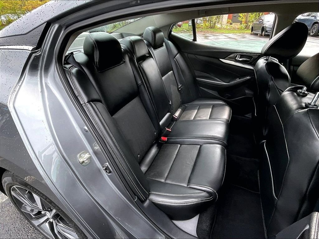 Used 2019 Nissan Maxima 3.5 SV w/ Floor Mat Group FWD image 15