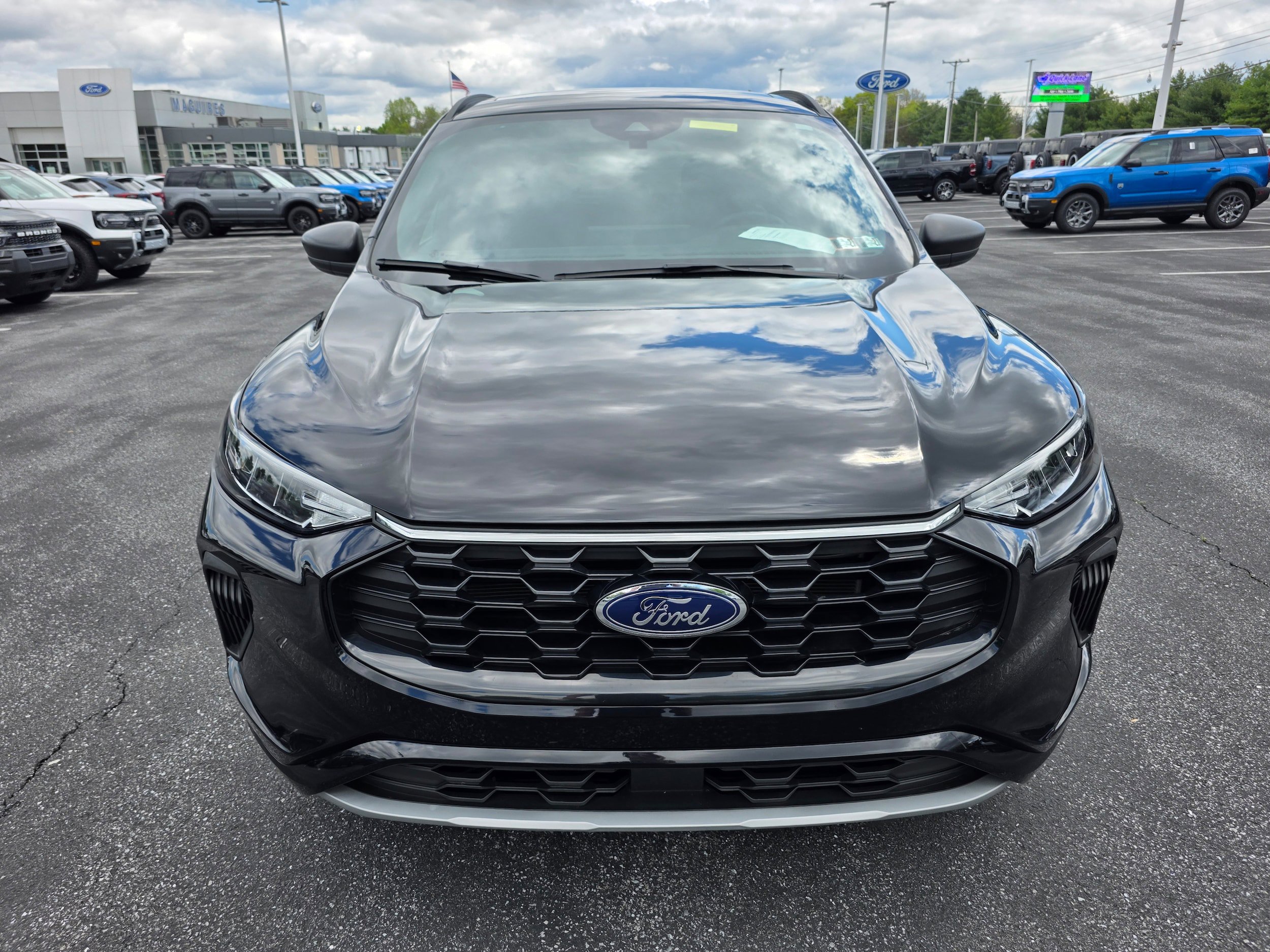 Certified 2023 Ford Escape ST-Line w/ Tech Pack #1 AWD/4WD image 6