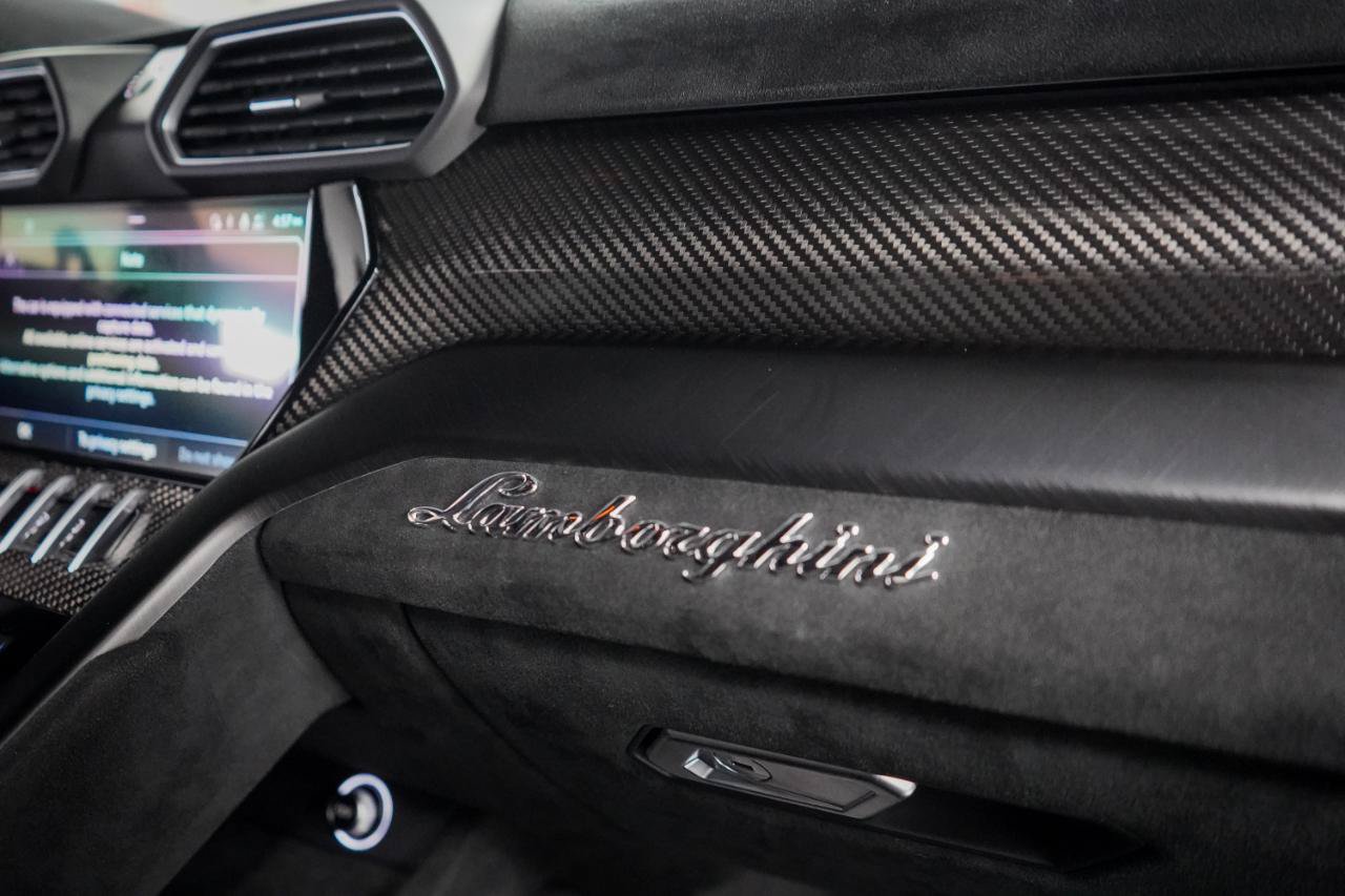 Used 2023 Lamborghini Urus Performante AWD/4WD image 32
