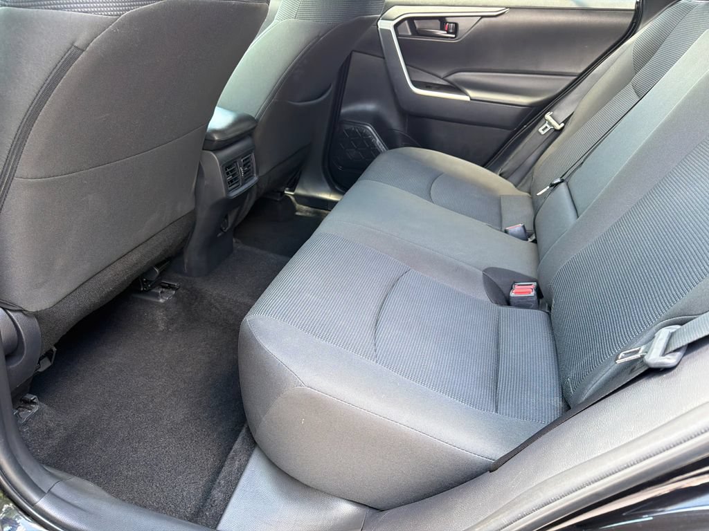 Used 2025 Toyota RAV4 LE AWD/4WD image 25
