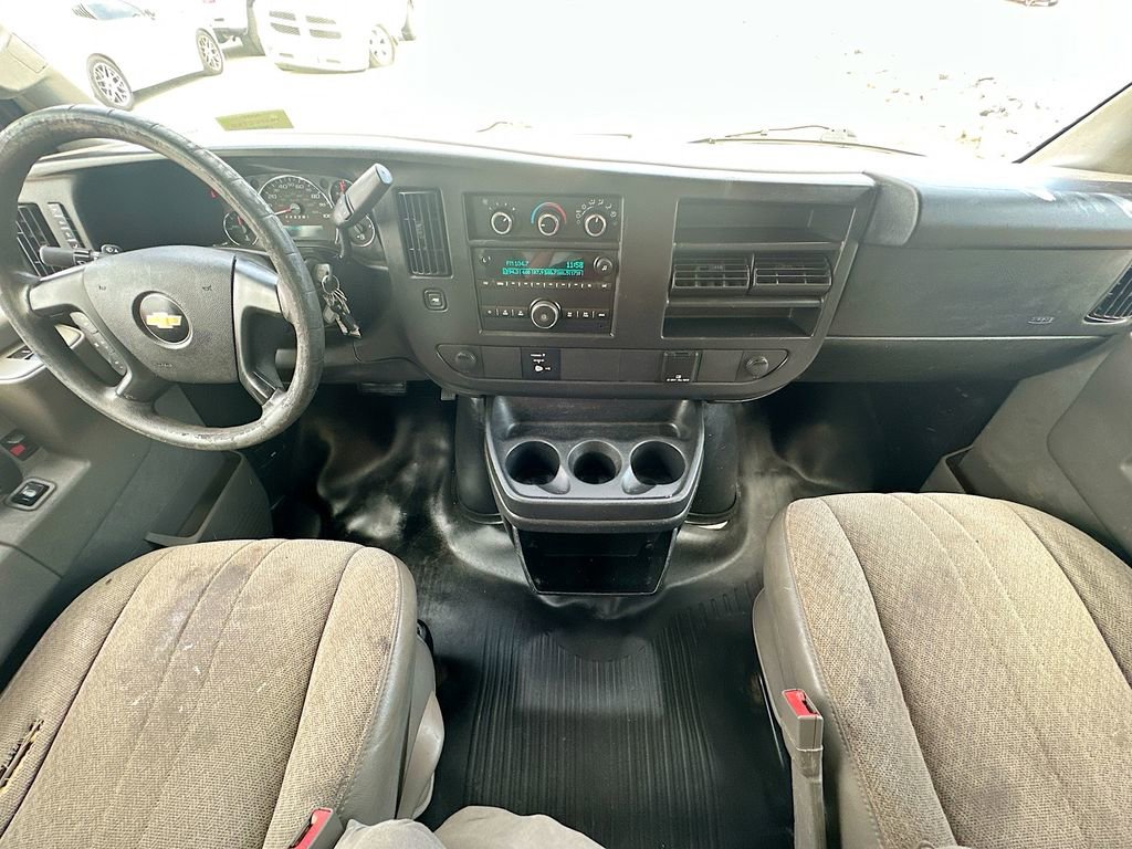 Used 2016 Chevrolet Express 3500 image 9