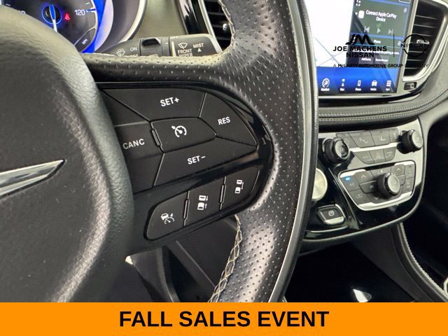 Used 2021 Chrysler Pacifica Limited w/ Uconnect Theater Family Group AWD/4WD image 41