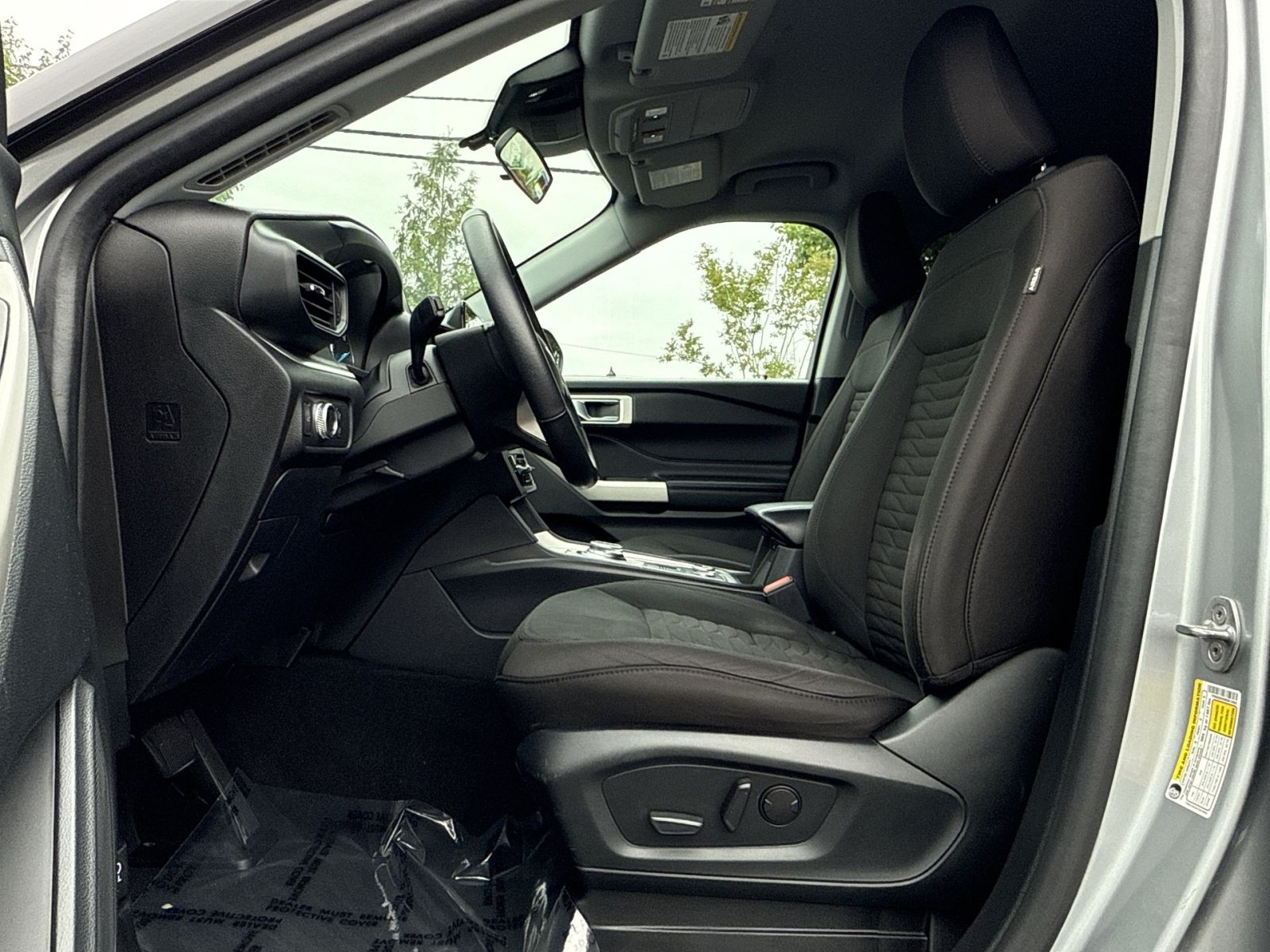 Used 2021 Ford Explorer XLT AWD/4WD image 12