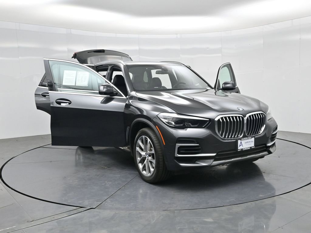Used 2023 BMW X5 xDrive40i AWD/4WD image 34