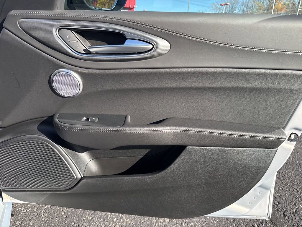 New 2025 Alfa Romeo Giulia AWD image 25