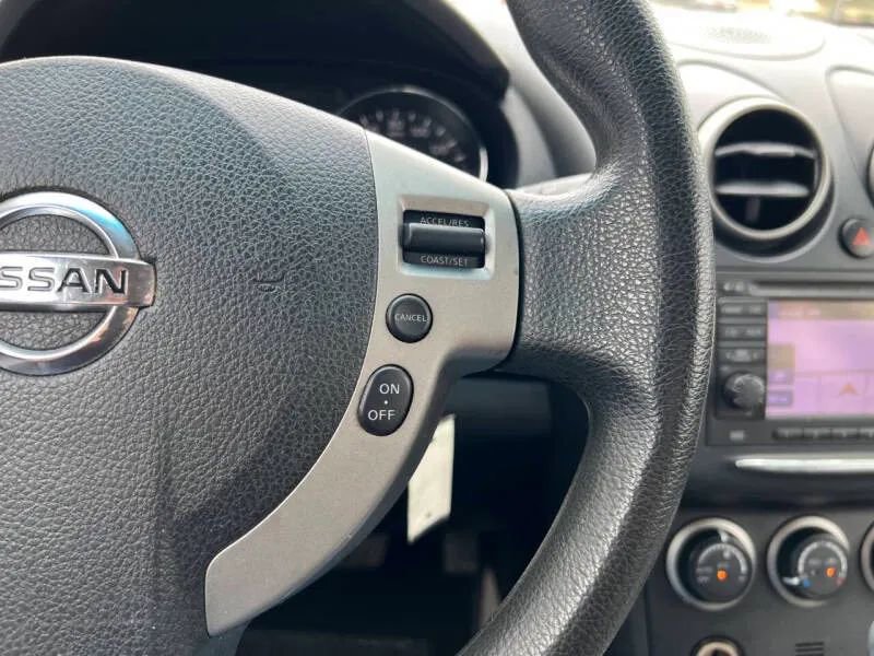 Used 2013 Nissan Rogue SV w/ Premium Pkg image 22