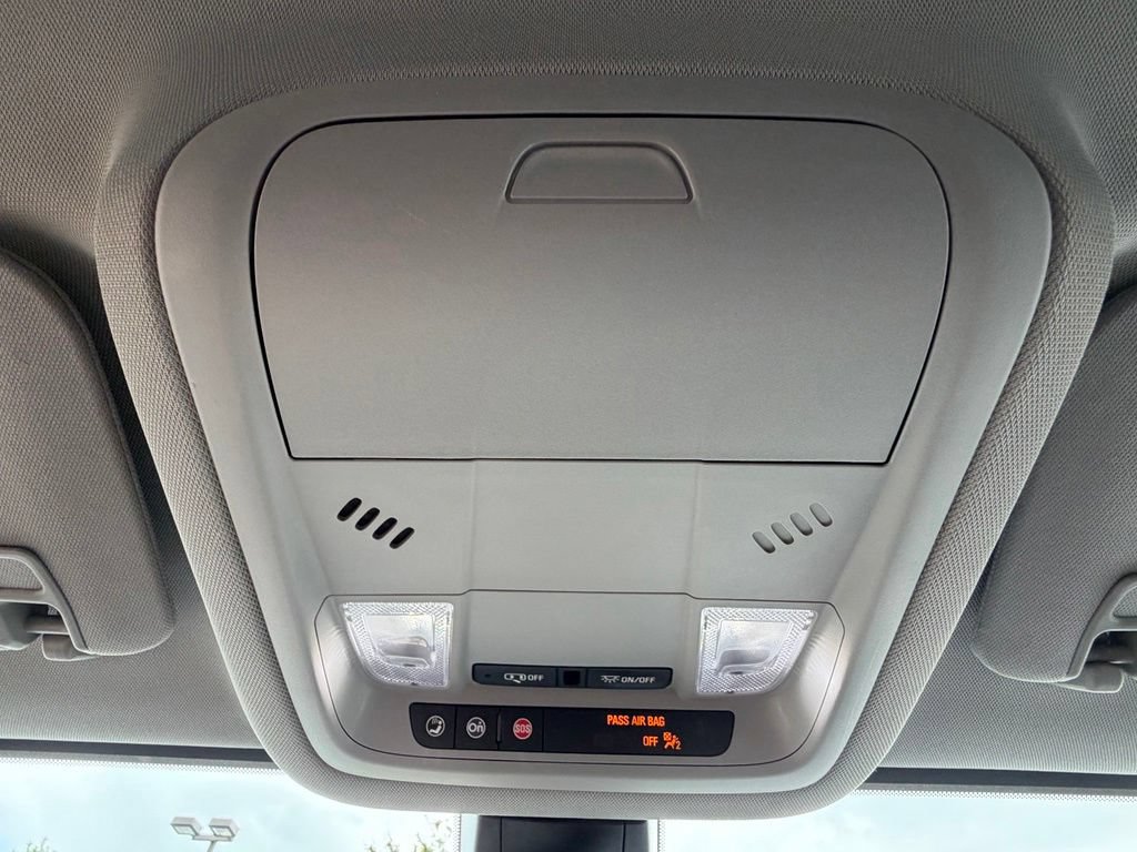 Used 2023 GMC Acadia SLE w/ Driver Convenience Package FWD image 33