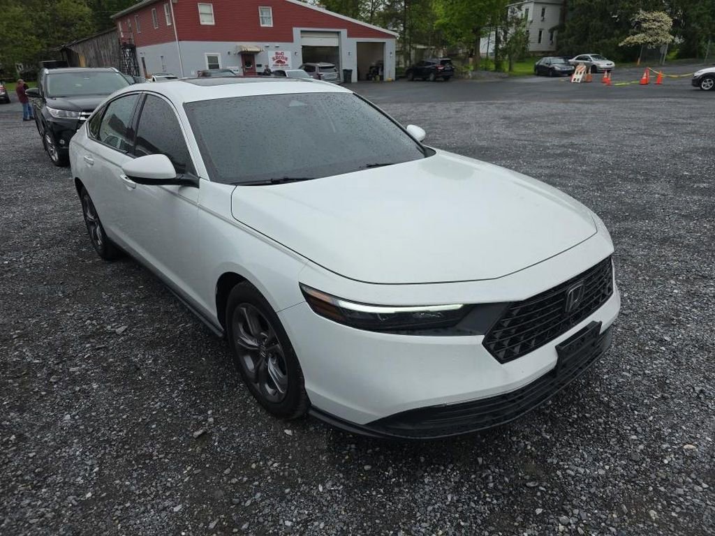 Used 2024 Honda Accord EX image 3