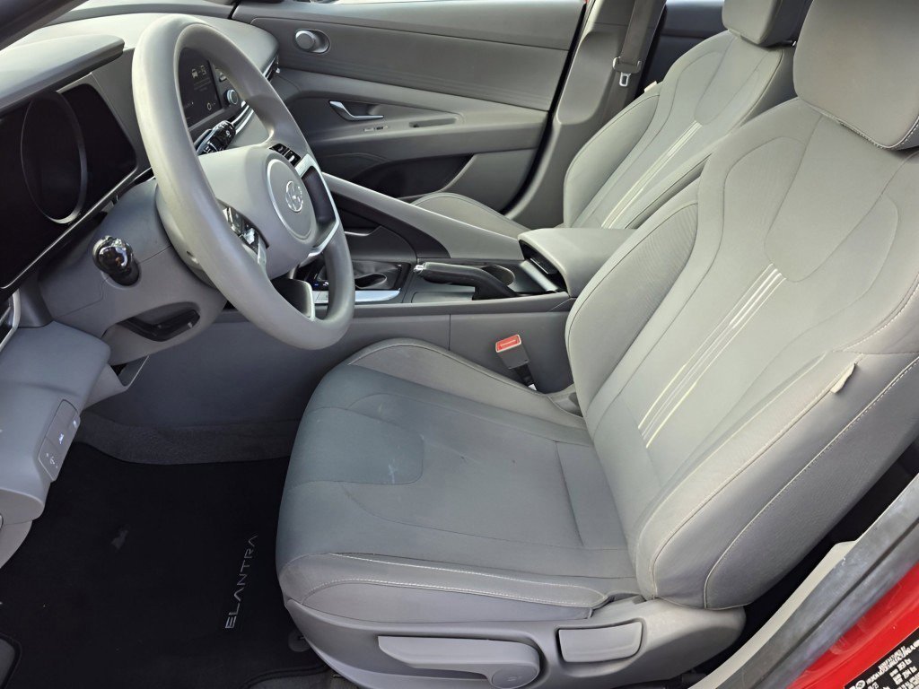Used 2023 Hyundai Elantra SEL w/ Cargo Package FWD image 30