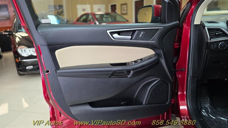 Used 2016 Ford Edge SEL w/ Equipment Group 201A FWD image 11