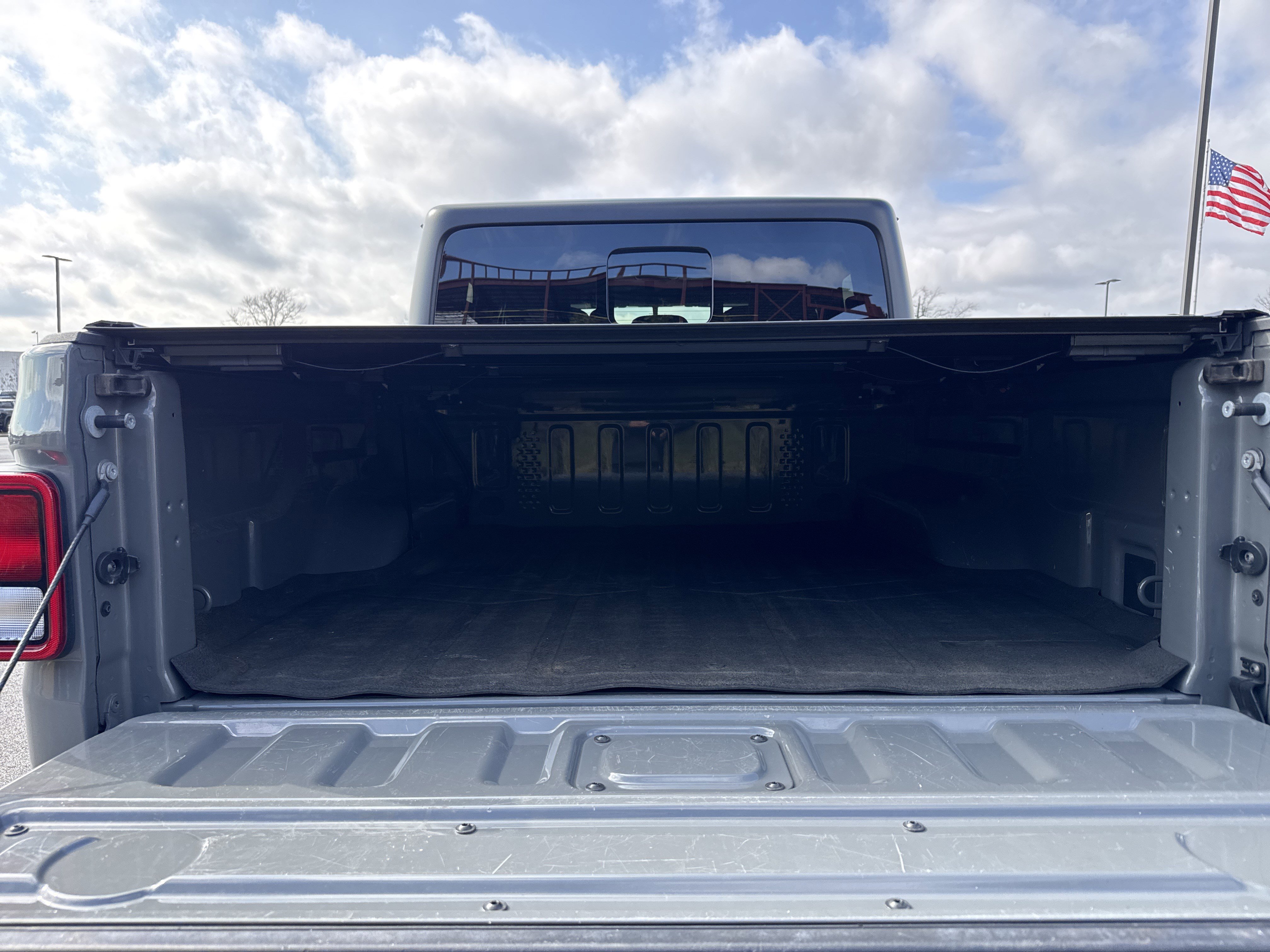 Used 2021 Jeep Gladiator Sport image 33