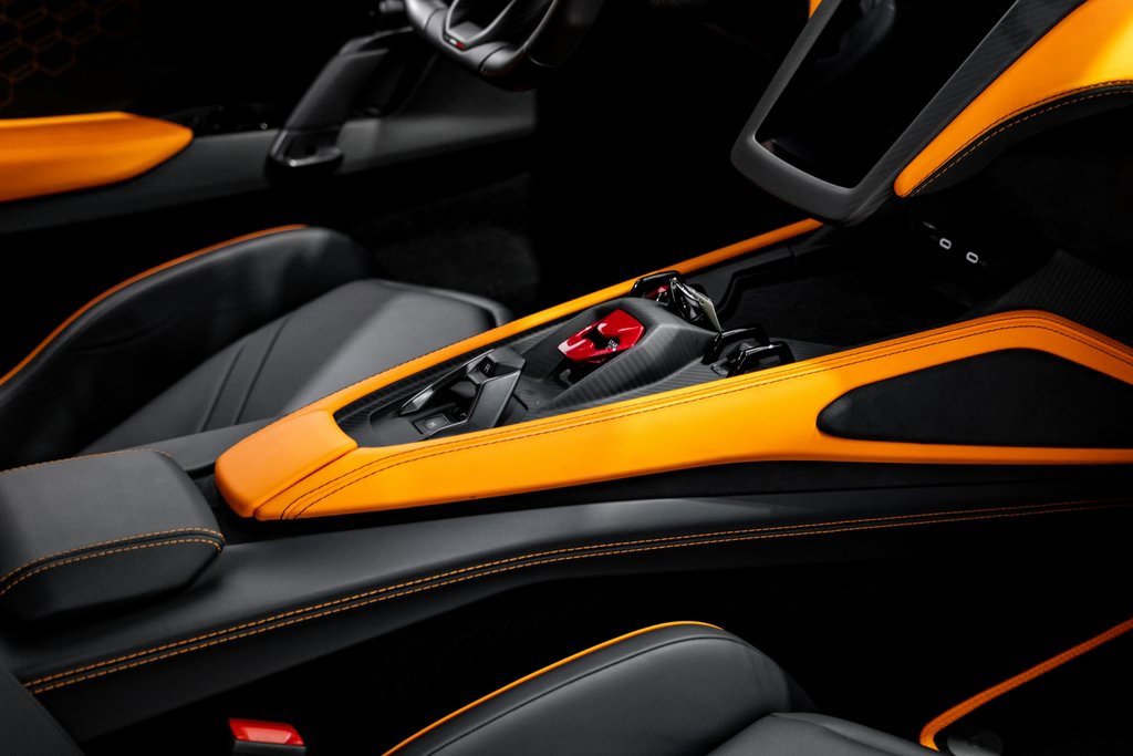 Used 2024 Lamborghini Revuelto image 25