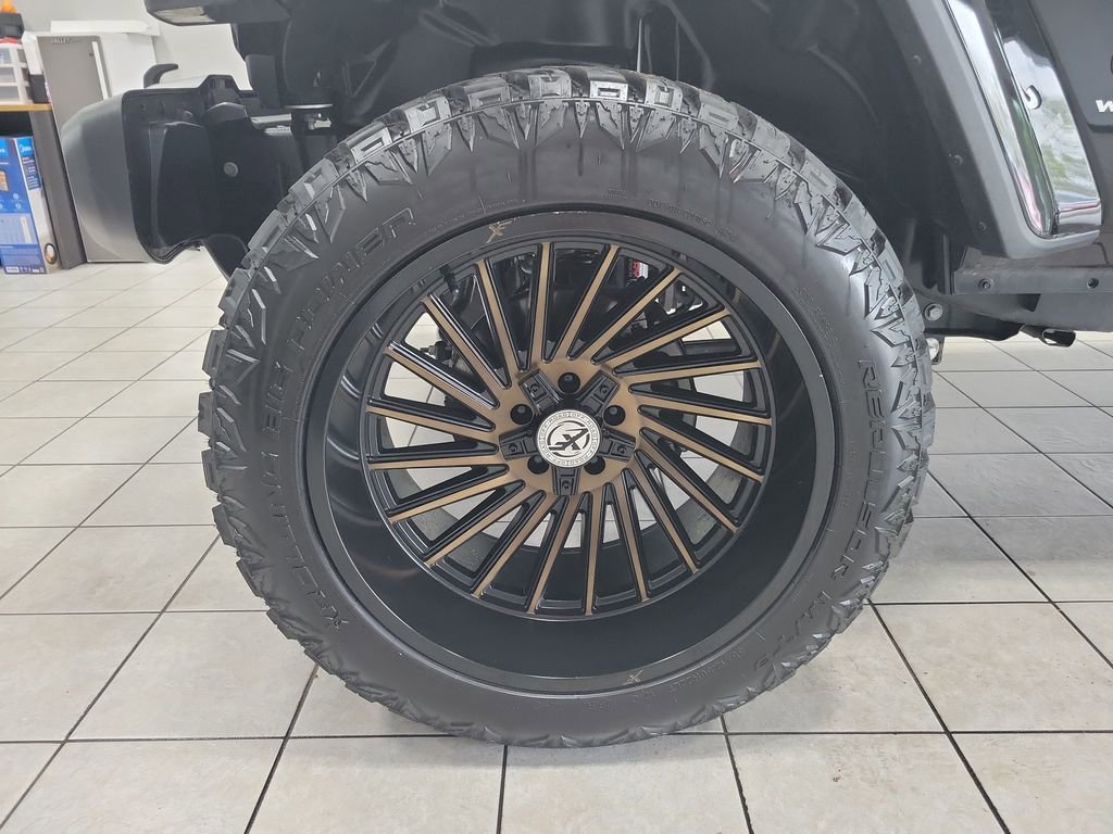 Used 2024 Jeep Wrangler Sahara w/ Safety Group image 45