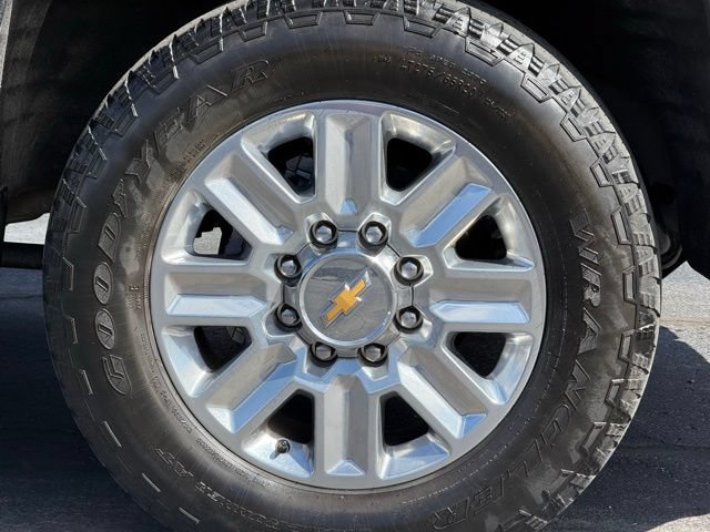 Used 2025 Chevrolet Silverado 2500 High Country w/ Technology Package AWD/4WD image 10