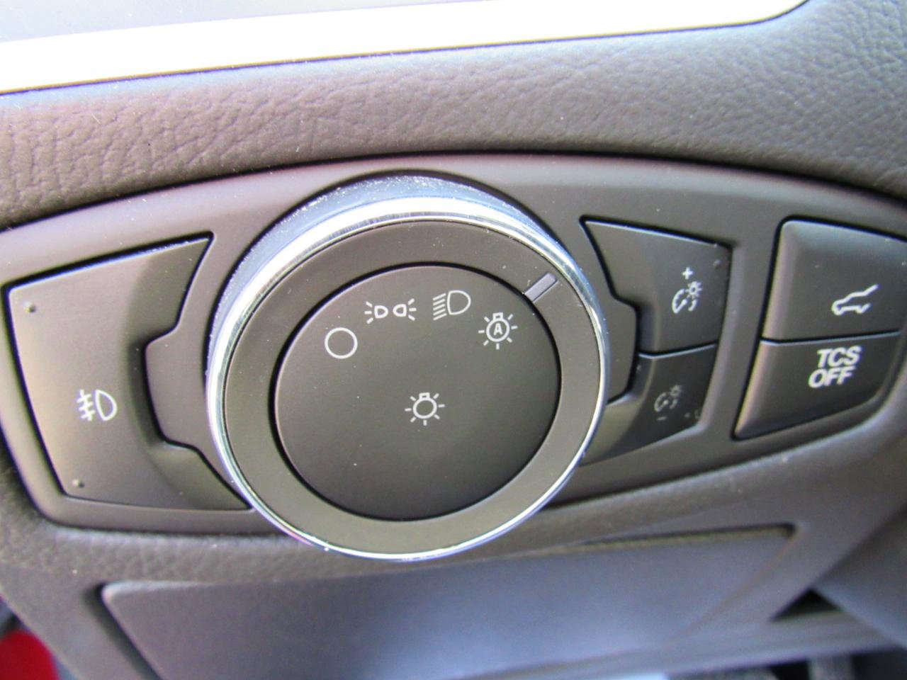 Used 2024 Ford Edge SEL w/ Convenience Package image 12