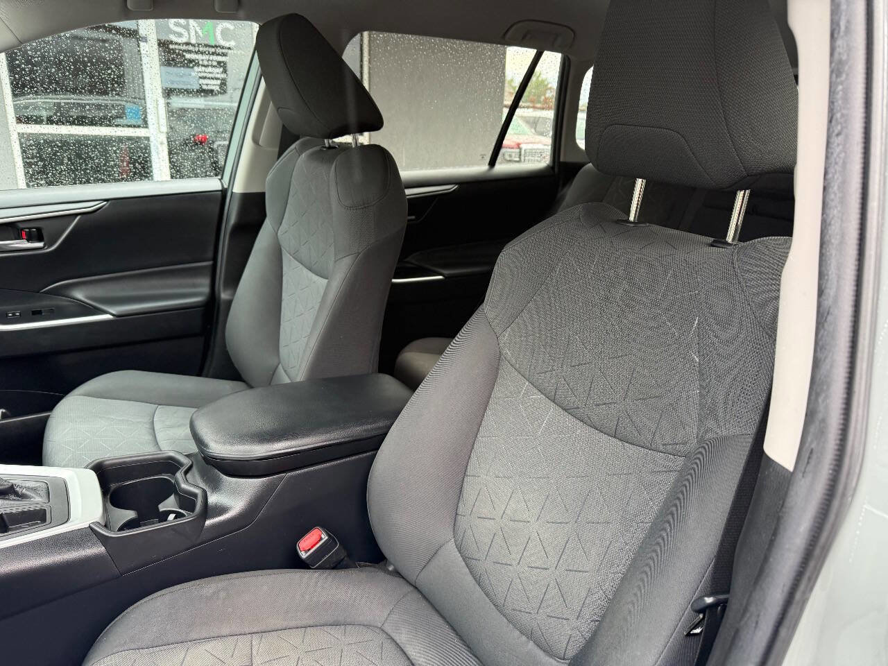 Used 2021 Toyota RAV4 XLE image 13