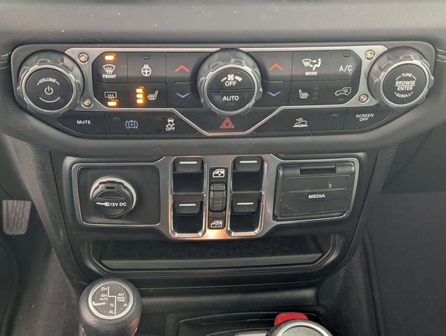 Used 2025 Jeep Wrangler Unlimited Sahara image 20