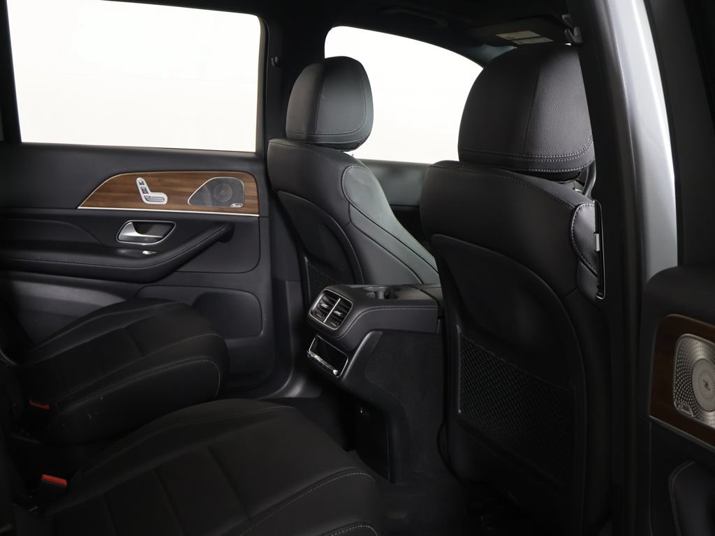 Used 2025 Mercedes-Benz GLS 450 4MATIC w/ AMG Line Exterior image 33