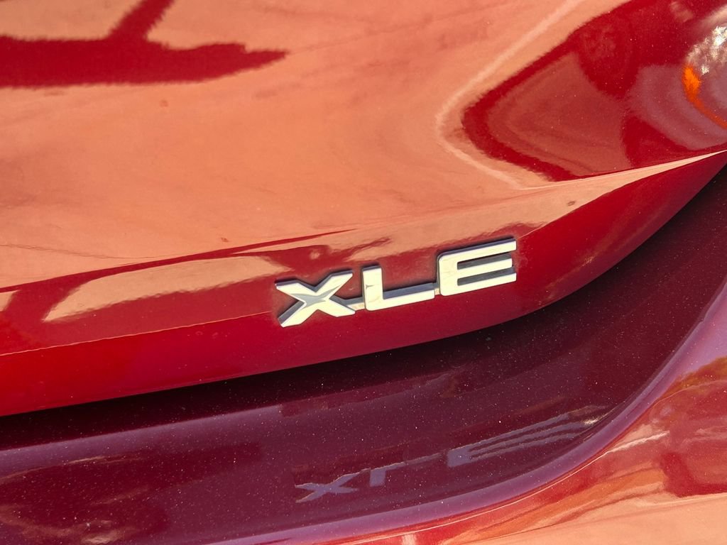 Used 2022 Toyota Highlander XLE FWD image 14