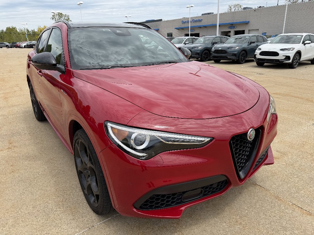 Used 2022 Alfa Romeo Stelvio Veloce AWD/4WD video 2