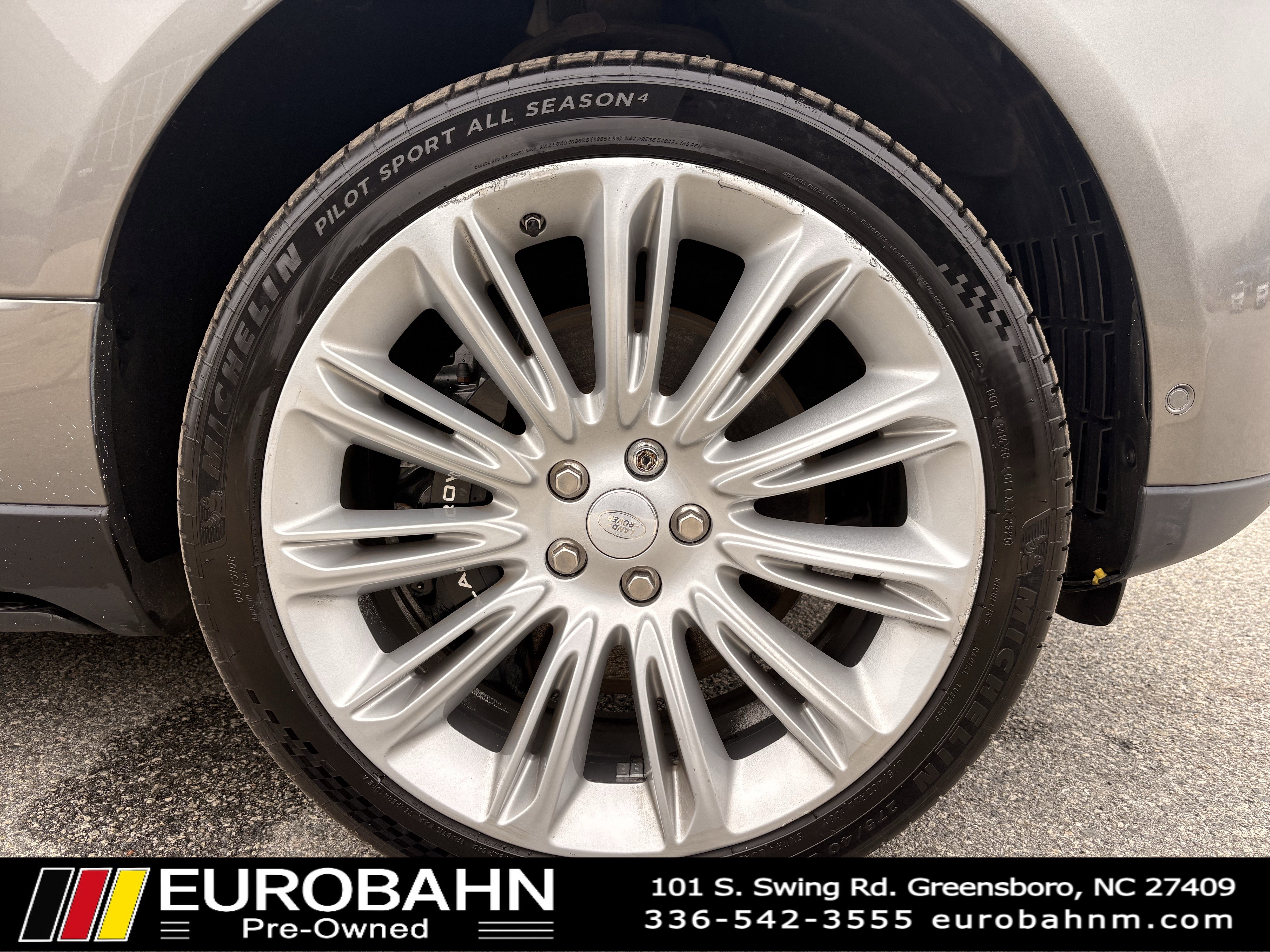 Used 2019 Land Rover Range Rover Long Wheelbase Supercharged image 34