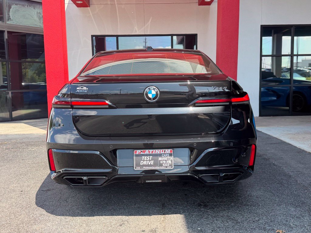 Used 2023 BMW 760i xDrive w/ Luxury Rear Seating Package AWD/4WD image 12