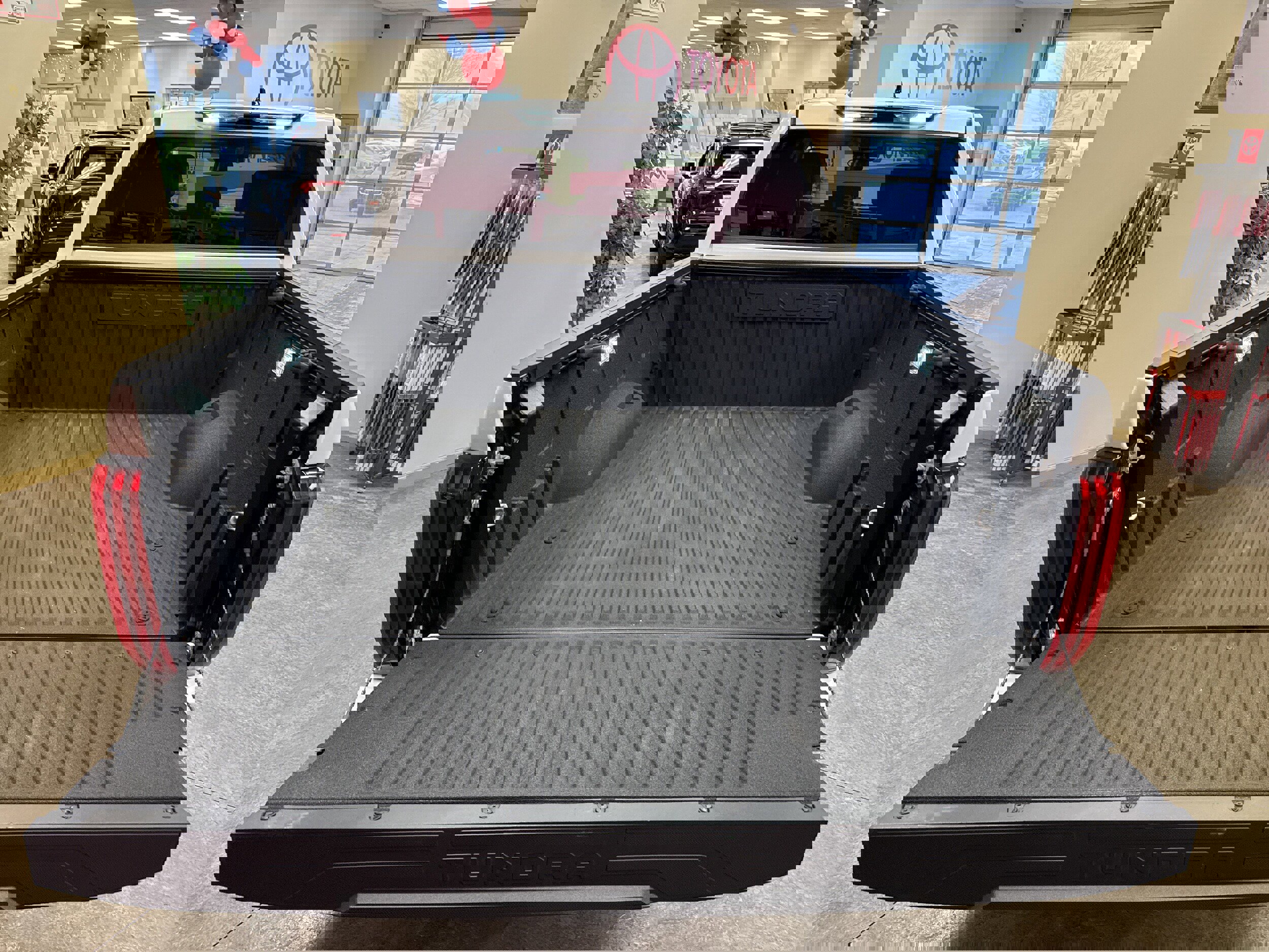 Used 2022 Toyota Tundra SR5 w/ SR5 Premium Package image 21