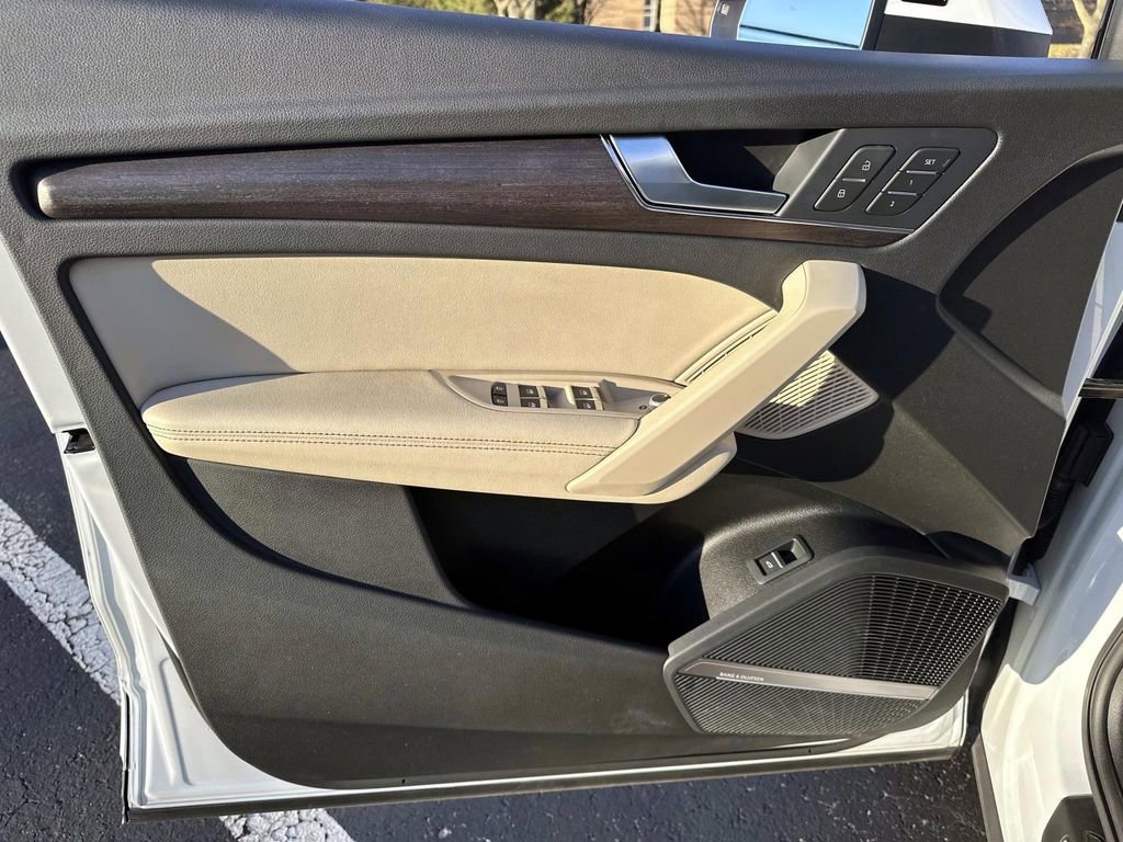 Used 2021 Audi Q5 2.0T Premium Plus w/ Premium Plus Package image 11