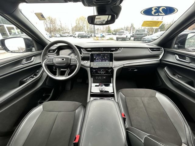 Used 2023 Jeep Grand Cherokee L Laredo AWD/4WD image 20