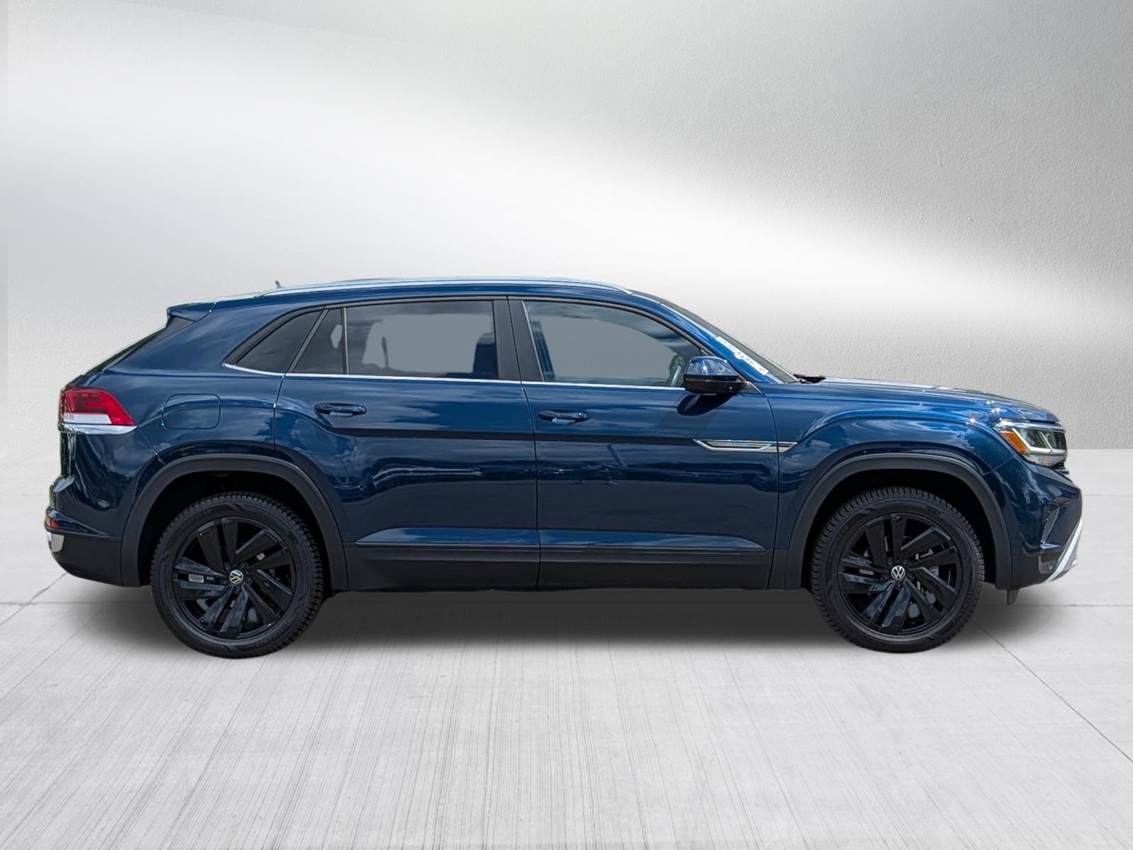 Certified 2023 Volkswagen Atlas Cross Sport SE AWD/4WD image 8