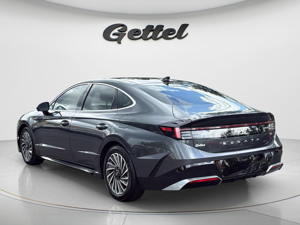 Certified 2025 Hyundai Sonata Limited FWD image 7