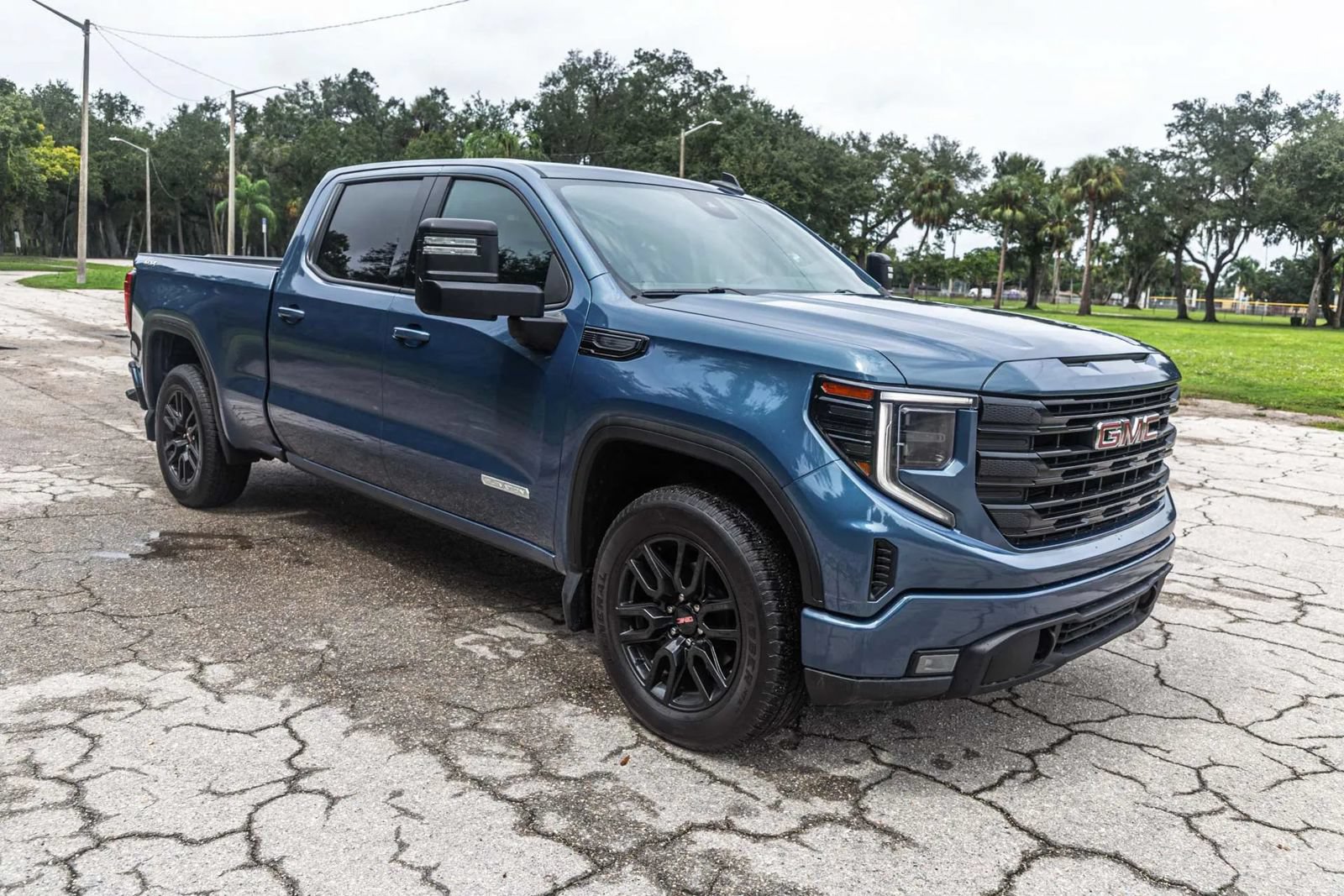 Used 2024 GMC Sierra 1500 Elevation AWD/4WD image 10