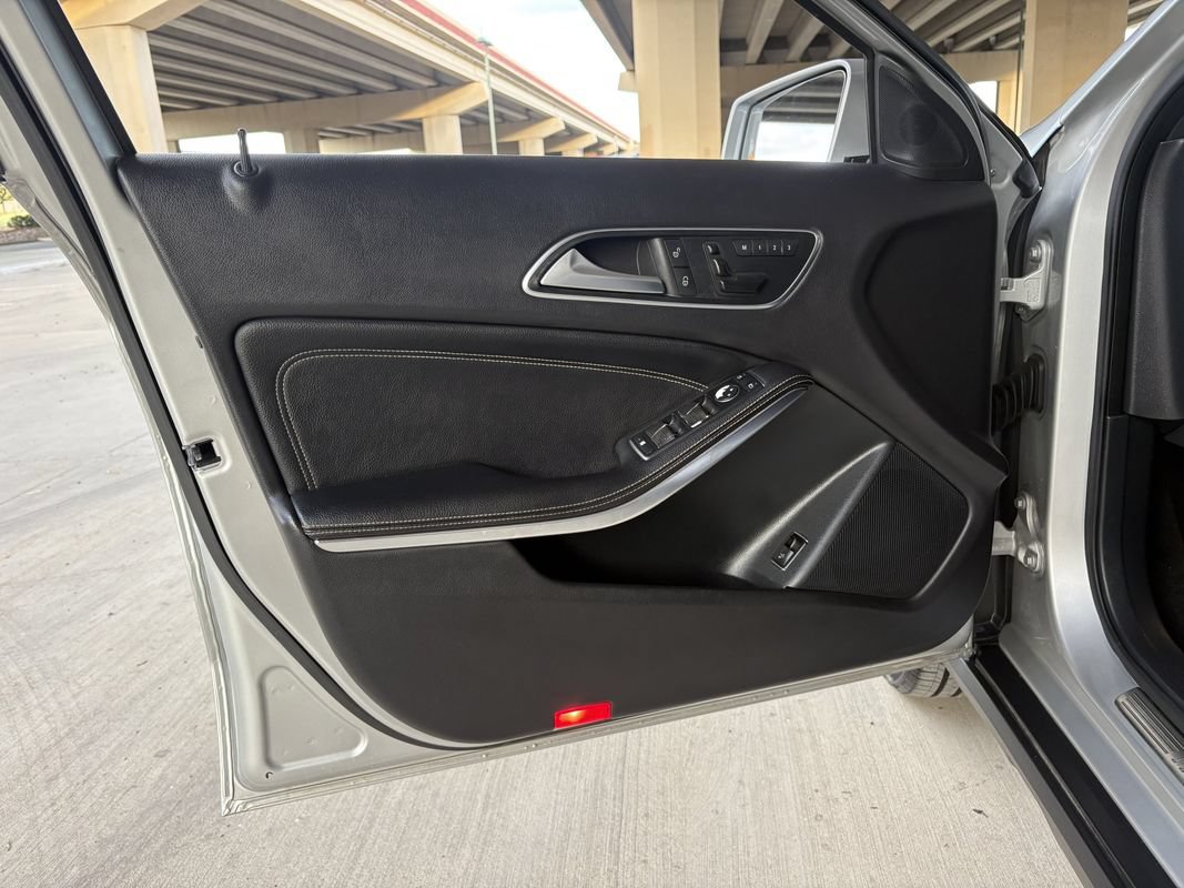 Used 2016 Mercedes-Benz GLA 250 image 24