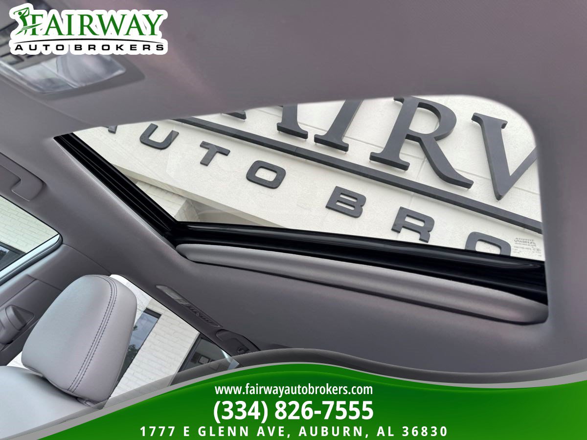 Used 2019 Toyota Highlander XLE FWD image 27