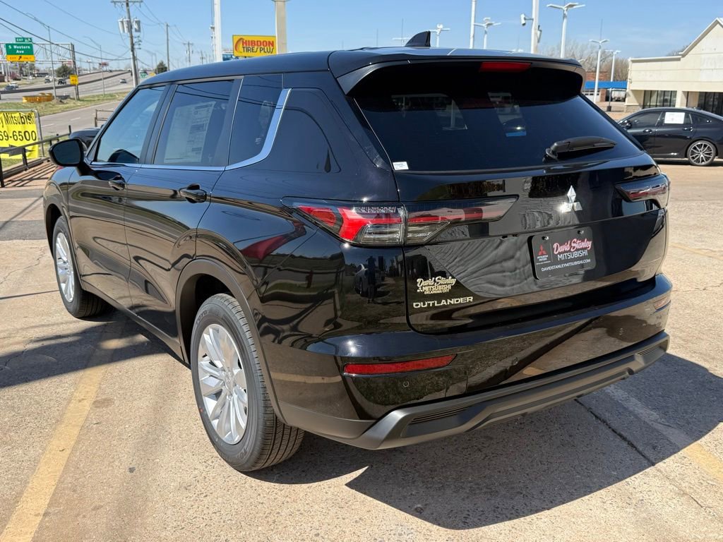 New 2026 Mitsubishi Outlander ES image 9