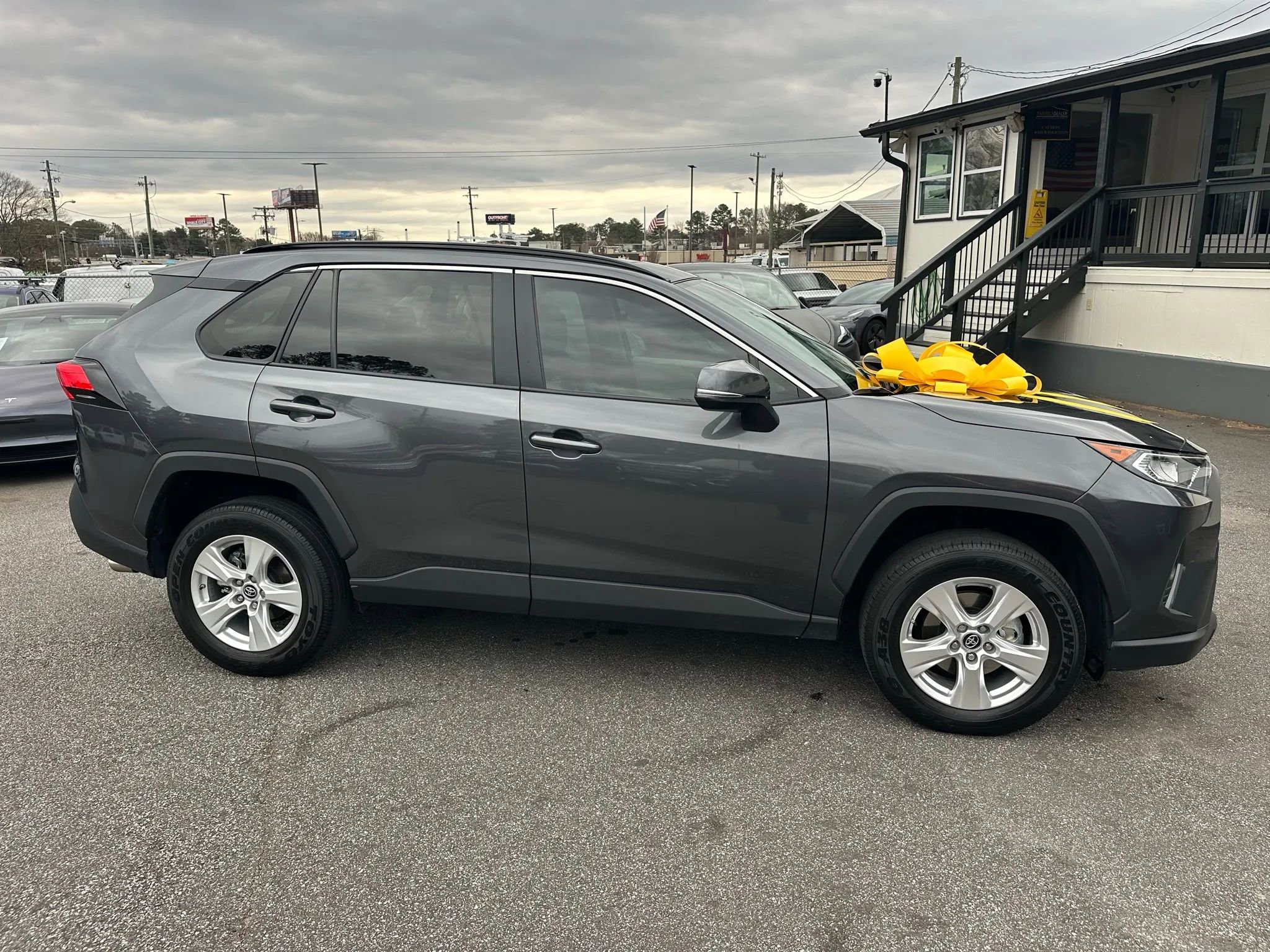 Used 2019 Toyota RAV4 XLE w/ Convenience Package image 10