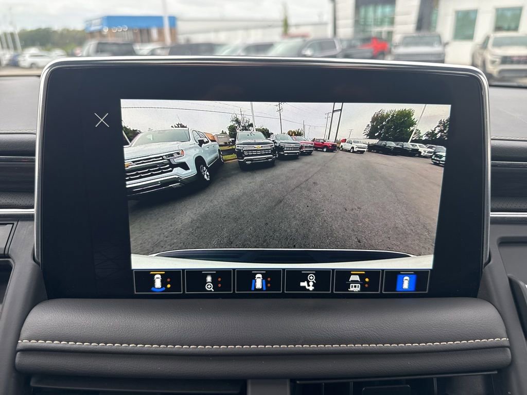 Used 2023 GMC Yukon SLT w/ SLT Premium Package image 22