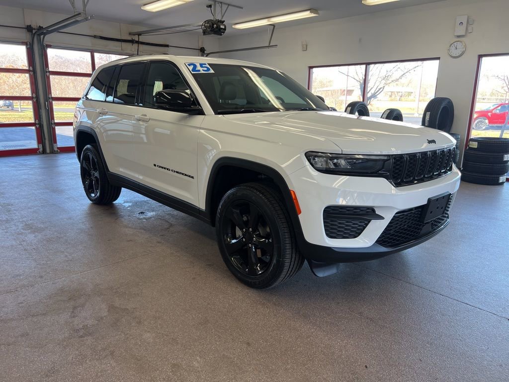 New 2025 Jeep Grand Cherokee Altitude