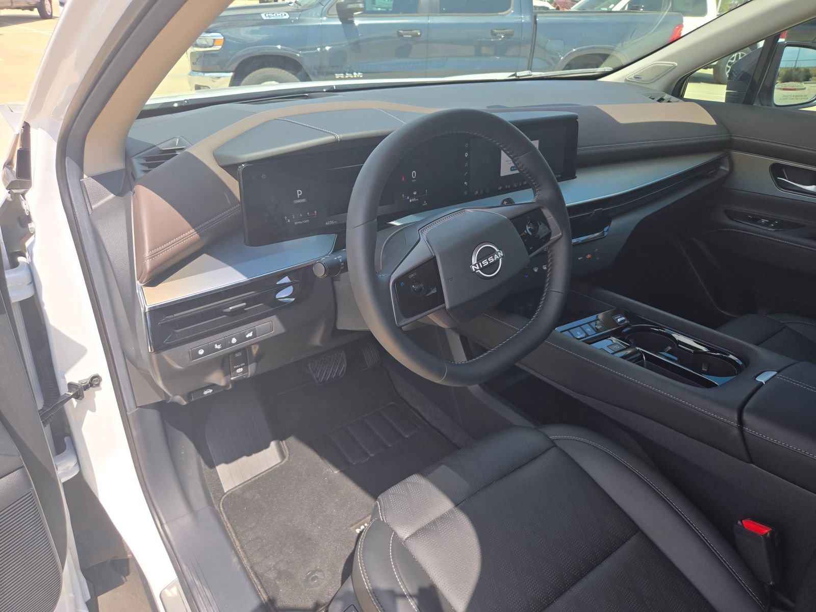 Used 2025 Nissan Murano Platinum w/ Cargo Package image 10