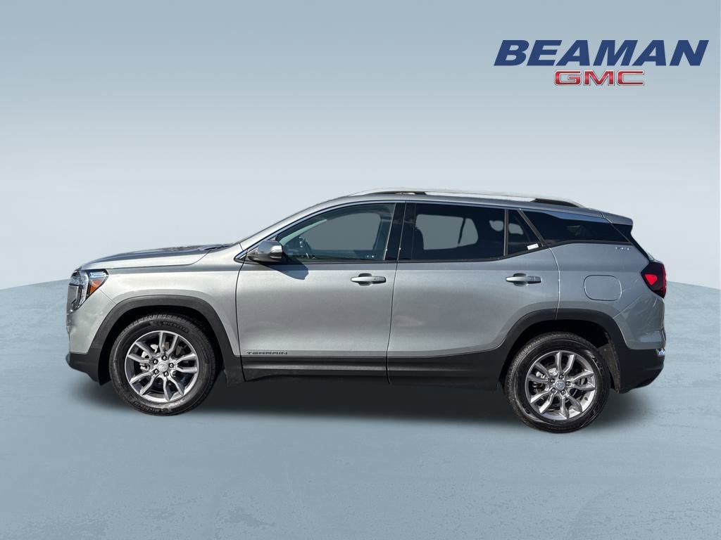 Used 2024 GMC Terrain SLT image 4