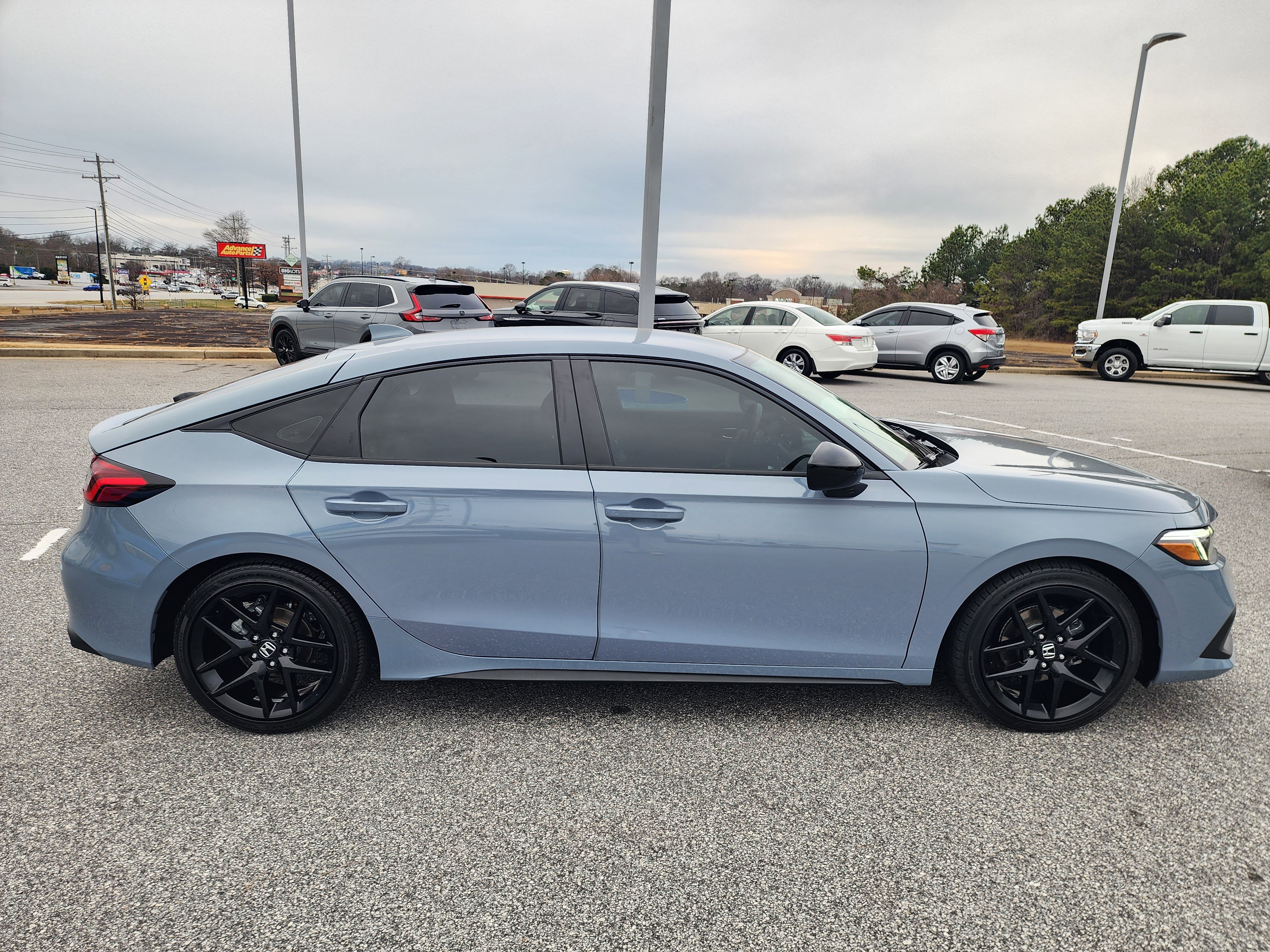 Used 2023 Honda Civic Sport image 3